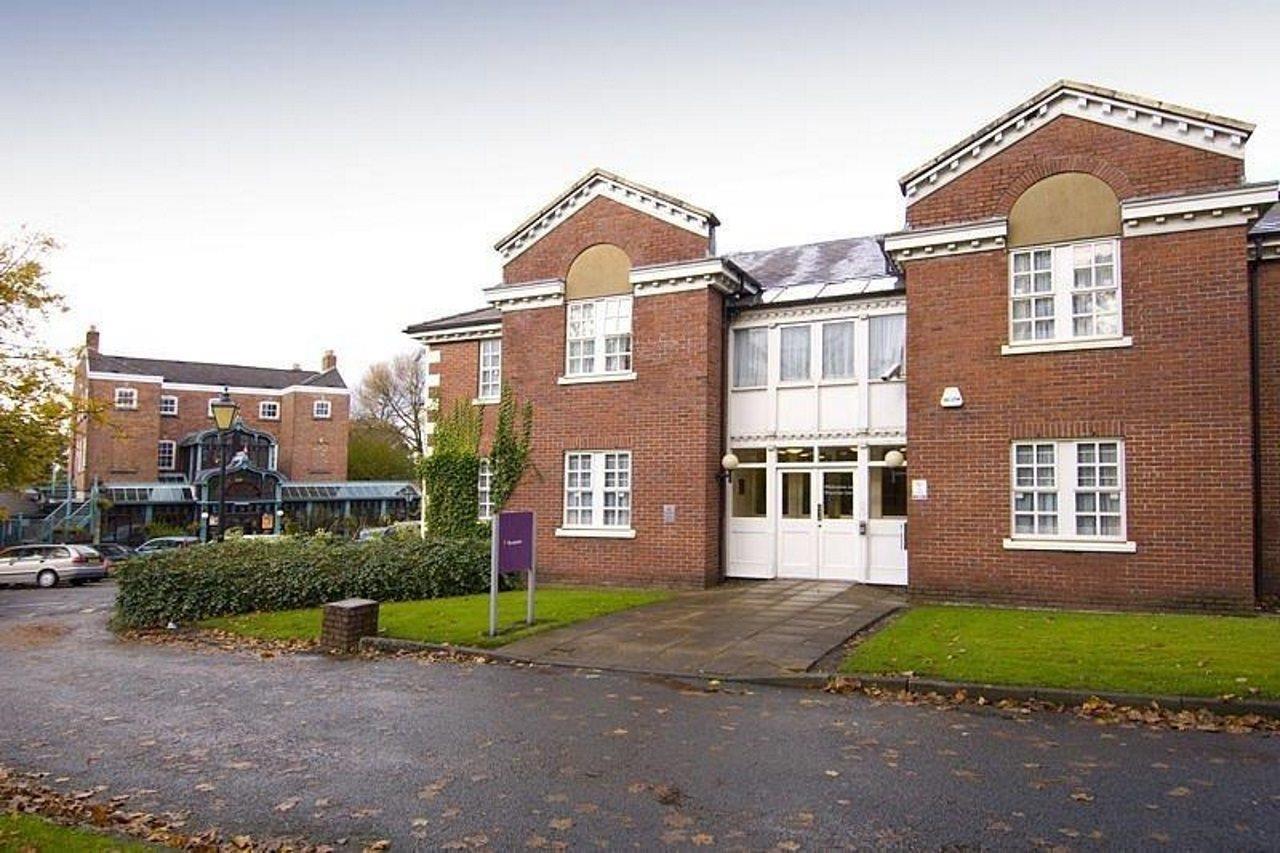 Premier Inn Premier Inn Stockport Central ภายนอก รูปภาพ