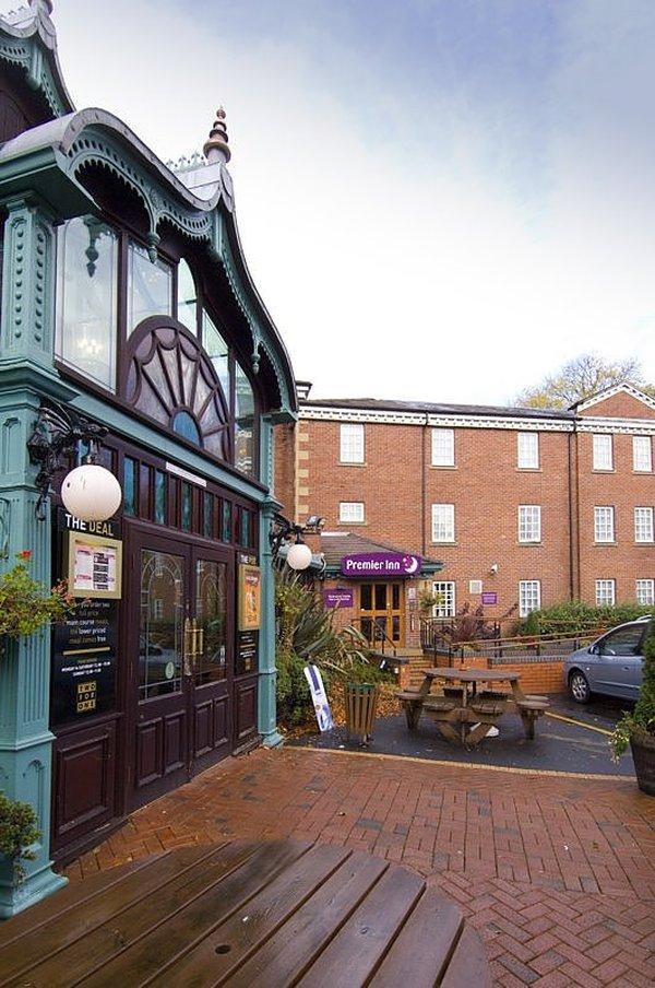 Premier Inn Premier Inn Stockport Central ภายนอก รูปภาพ